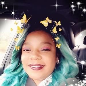 Meet your Posher, Latoya